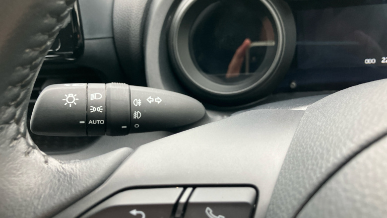 Toyota Yaris 1.5 Hybrid Design 5dr CVT Hybrid Hatchback